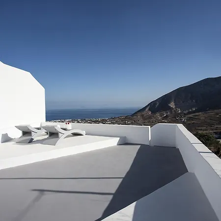 Semeli Cave House *